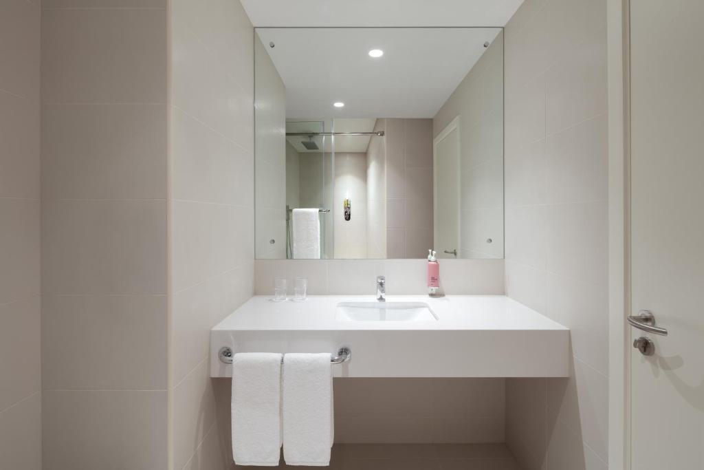 Rove Marina Hotel